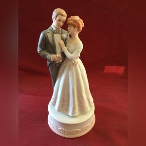 Bride & Groom Musical Figurine